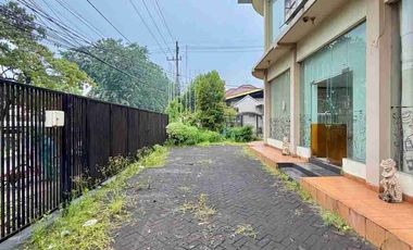 Gedung Strategis Gayungsari Surabaya Luas 575m2 Cocok Untuk Bank Kantor dan Swalayan