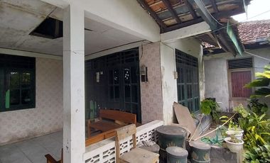 DISEWAKAN RUMAH STRATEGIS PINGGIR JALAN DI TAMANMARTANI KALASAN SLEMAN JOGJA