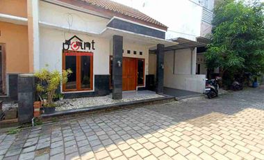 Rumah Cantik Siap Huni di Perum Cluster. Jalan Raya GagakSipat dekat BandaraSOLO