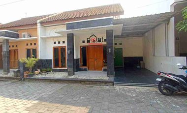 Rumah Cantik Siap Huni di Perum Cluster. Jalan Raya GagakSipat dekat BandaraSOLO