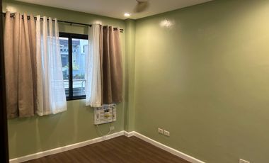 For Rent: 3BR Woodsville Residences Townhouse