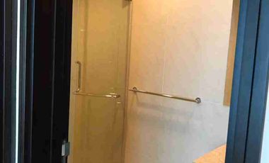 Di Sewakan apartment studio full furnish depan universitas Esa unggul dan rumah sakit Eka hospital Kota Harapan Indah Bekasi