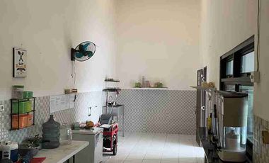 Disewakan atau Dijual Ruko Sangat Strategis dan Murah Dengan Luas Tanah 300m² di Pemda Jatiasih Bekasi Selatan