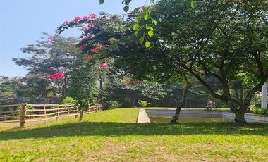 Villa Modern Tropical Riverside Estate – 4.400 m² Tanah Langka Dekat Tol Soreang & Kota Bandung, Di Bawah Harga Pasar 50%