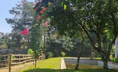 Villa Modern Tropical Riverside Estate – 4.400 m² Tanah Langka Dekat Tol Soreang & Kota Bandung, Di Bawah Harga Pasar 50%