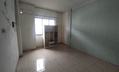 ANA RUMAH UK 4X15M DI JALAN MOBIL JELAMBAR