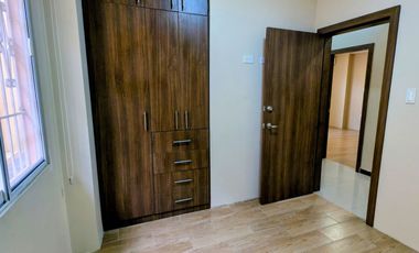 Casa en Venta Sector Las Acacias Centro Manta | 3 Dormitorios, Patio y Garage