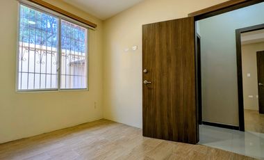 Casa en Venta Sector Las Acacias Centro Manta | 3 Dormitorios, Patio y Garage