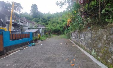 DIJUAL CEPAT – RUMAH MODERN CLUSTER GRIYA LOKA, TABANAN Cocok untuk tempat tinggal nyaman sekaligus investasi di Kota Tabanan.