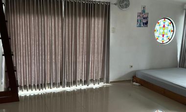 Dijual rumah siap huni 3 lantai lokasi strategis dekat terminal giwangan, embung budaya giwangan Sorosutan, Kota Yogyakarta