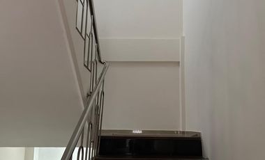 Dijual rumah siap huni 3 lantai lokasi strategis dekat terminal giwangan, embung budaya giwangan Sorosutan, Kota Yogyakarta