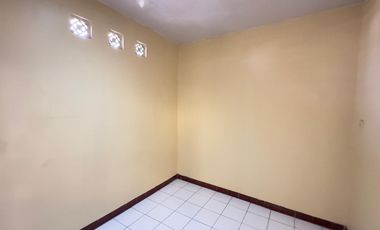 DIJUAL RUMAH DI SOLO DEKAT PASAR HARJODAKSINO