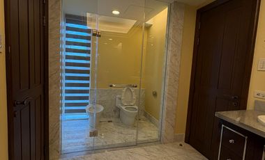 4BR SEMI-FURNISHED UNIT FOR LEASE AT DISCOVERY PRIMEA