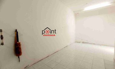 rumah tepi jalan raya dekat bandara Solo