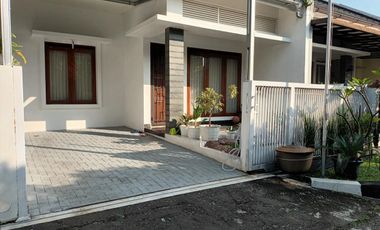 Jual Rumah LOKASI FAVORIT di Antapani Bandung LINGKUNGAN NYAMAN harga MURAH di bawah Pasaran