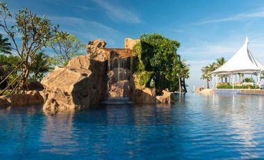 Luxury Beachfront Condo for Rent at Mövenpick White Sand Beach Pattaya  | 1BR | 19th Floor | Yacht Marina View