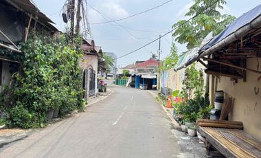 Jual Rumah Jalan Raya Kranggan Dekat Sekolah Labschool & Tol Jalan Lebar 2 Mobil Posisi Hook 5 KT