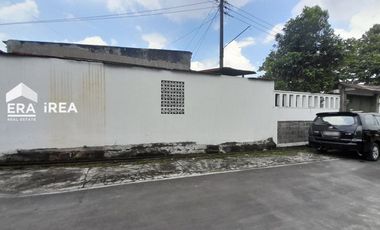 RUMAH DIJUAL DI PLESUNGAN DEKAT KAMPUS 2 ISI SURAKARTA DAN GOR UTP