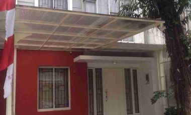 Jual Rumah 2lt Dengan Harga 1,55m , sudah full renov siap huni berada di dalam Cluster, akses mudah.