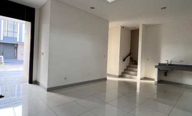 Rumah 3lt 8x14 112m 4KT Cluster Sentarum Asya JGC Jakarta Garden City