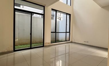 Rumah 3lt 8x14 112m 4KT Cluster Sentarum Asya JGC Jakarta Garden City