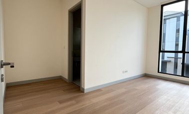 Rumah 3lt 8x14 112m 4KT Cluster Sentarum Asya JGC Jakarta Garden City