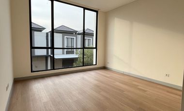 Rumah 3lt 8x14 112m 4KT Cluster Sentarum Asya JGC Jakarta Garden City