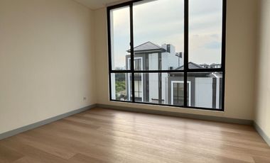 Rumah 3lt 8x14 112m 4KT Cluster Sentarum Asya JGC Jakarta Garden City