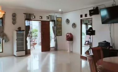 Jual VILLA LUAS dengan KOLAM RENANG Private Pool harga SUPER MURAH di Bandung