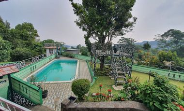 Jual VILLA LUAS dengan KOLAM RENANG Private Pool harga SUPER MURAH di Bandung
