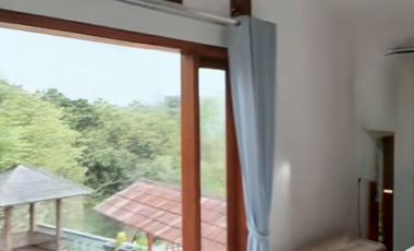 Jual VILLA LUAS dengan KOLAM RENANG Private Pool harga SUPER MURAH di Bandung