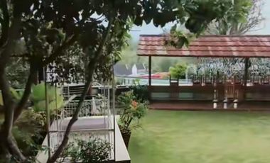 Jual VILLA LUAS dengan KOLAM RENANG Private Pool harga SUPER MURAH di Bandung