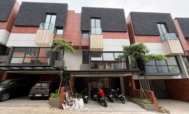 Rumah Townhouse Hunian Exclusive Antasari   di Jakarta Selatan Dekat Tol