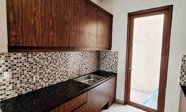 JUAL RUMAH DIKEMANG, CIPETE, CILANDAK JAKARTATA SELATAN, SWIMMING POOL