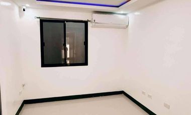 Townhouse for sale in Dumas st.Lapaz,Makati city