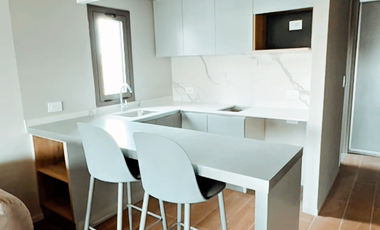 Oportunidad: A estrenar, particular alquila monoambiente amueblado y equipado completo, en calle Córdoba 534 BLISS Tower, zona centro de Neuquén.