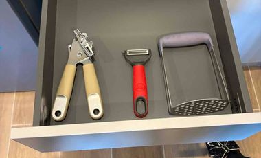 Oportunidad: A estrenar, particular alquila monoambiente amueblado y equipado completo, en calle Córdoba 534 BLISS Tower, zona centro de Neuquén.