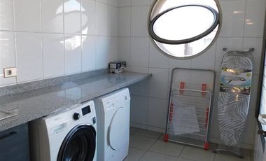 El Golf: Depto Remodelado y Amoblado con Vista Despejada + 2 Estacionamientos