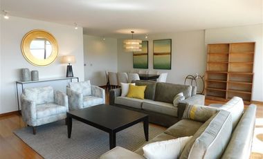 El Golf: Depto Remodelado y Amoblado con Vista Despejada + 2 Estacionamientos