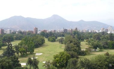 El Golf: Depto Remodelado y Amoblado con Vista Despejada + 2 Estacionamientos