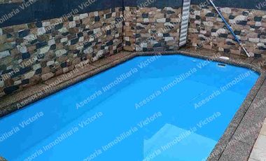 Alquilo casa amoblada en Urbanización Napoli con piscina.