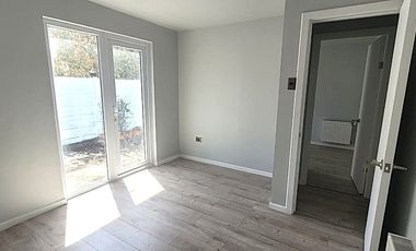 Casa nueva 5D, barrio tranquilo, jardín