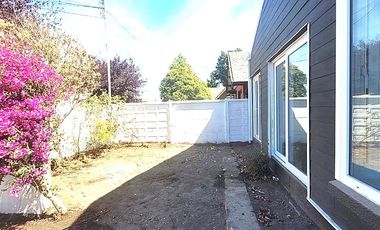 Casa nueva 5D, barrio tranquilo, jardín