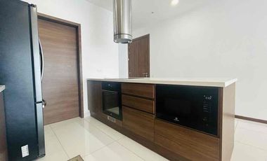 RENTA DEPARTAMENTO AMOBLADO EN NACIONES UNIDAS, EDIFICIO UNIQUE, 3 habitaciones cada una con su baño.