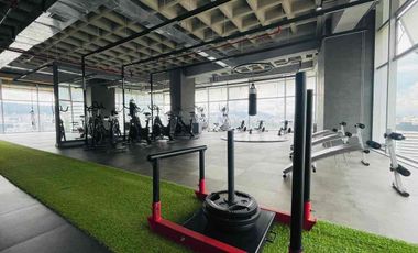 RENTA DEPARTAMENTO AMOBLADO EN NACIONES UNIDAS, EDIFICIO UNIQUE, 3 habitaciones cada una con su baño.