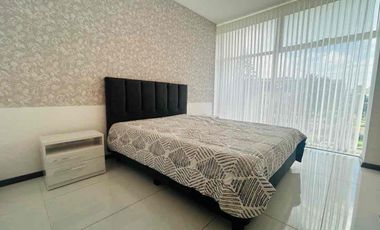 RENTA DEPARTAMENTO AMOBLADO EN NACIONES UNIDAS, EDIFICIO UNIQUE, 3 habitaciones cada una con su baño.