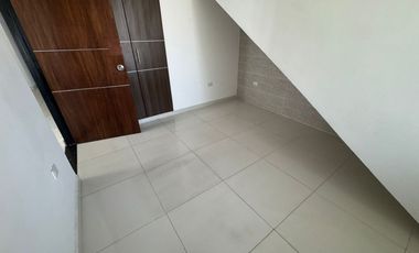ARRIENDO CASA URBANIZACIÓN VALPARAISO (BARRIO TESORO)