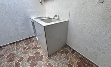 ARRIENDO CASA URBANIZACIÓN VALPARAISO (BARRIO TESORO)