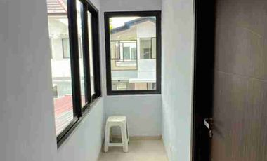 DISEWAKAN RUMAH CANTIK DAERAH HOLLAND VILLAGE, HARGA SANGAT MURAH