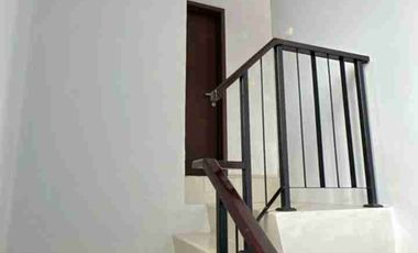 DISEWAKAN RUMAH CANTIK DAERAH HOLLAND VILLAGE, HARGA SANGAT MURAH